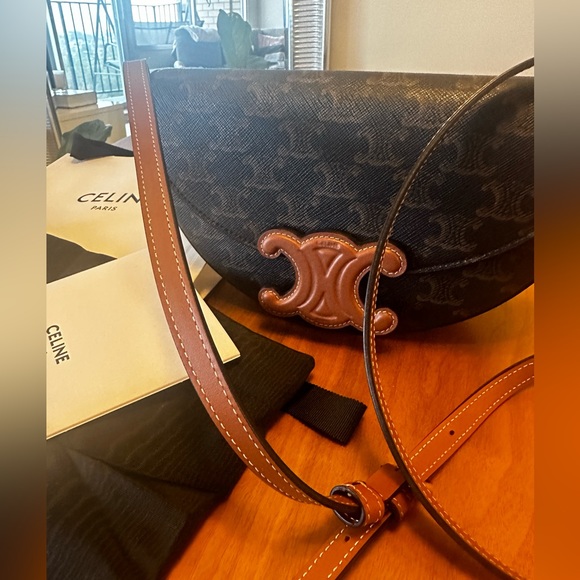 BESACE CUIR TRIOMPHE IN TRIOMPHE CANVAS AND CALFSKIN gently used no scratches - Picture 8 of 14